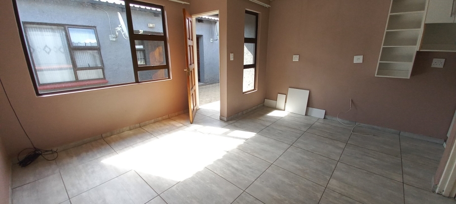 To Let 1 Bedroom Property for Rent in Thorisong Free State